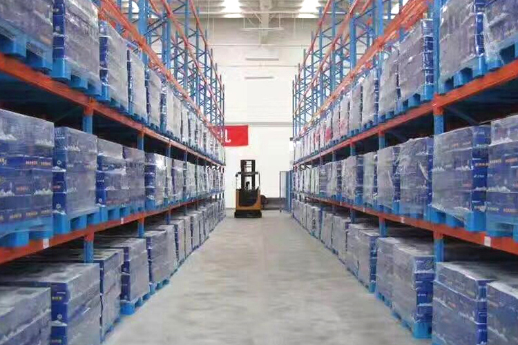 1901748399533747.jpg 塑料托盤物流行業(yè)應(yīng)用案例.jpg