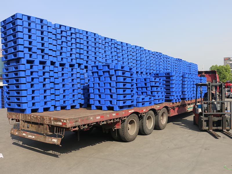 3611747380876532.jpg 塑料托盤發(fā)貨.jpg