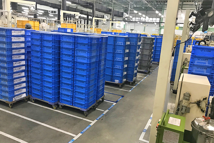 物流箱工廠倉庫上使用.jpg